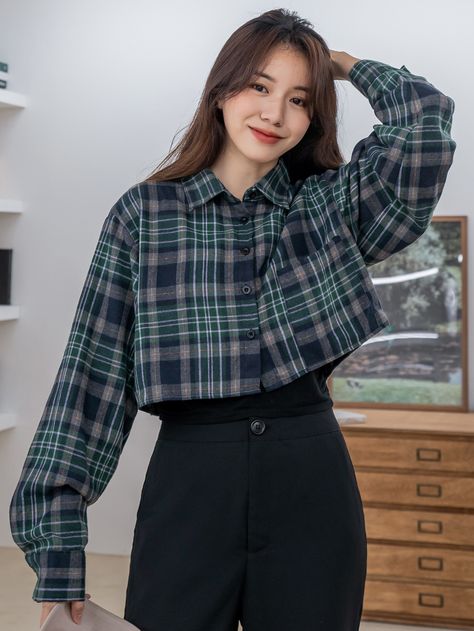 Dark Green Casual  Long Sleeve Cotton Plaid Shirt Embellished Non-Stretch Spring/Fall Women Tops, Blouses & Tee Crop Top Shirt Outfits, Cropped Shirt Outfit, Checked Shirt Outfit, Crop Shirts For Women, Blusas Crop Top, Plaid Shirt Outfits, Casual Plaid Shirt, Casual Day Outfits, Quick Outfits