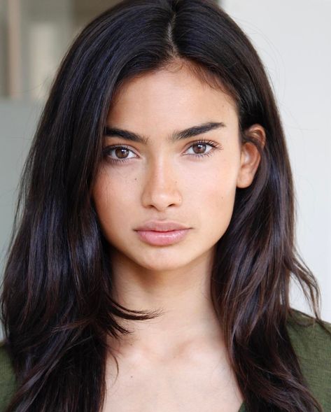 Kelly Gale Kelly Gale, Long Dark Hair, Brown Blonde Hair, Beauty Face, Girl Face, Dark Hair, Pretty Face, Woman Face, Hair Inspo