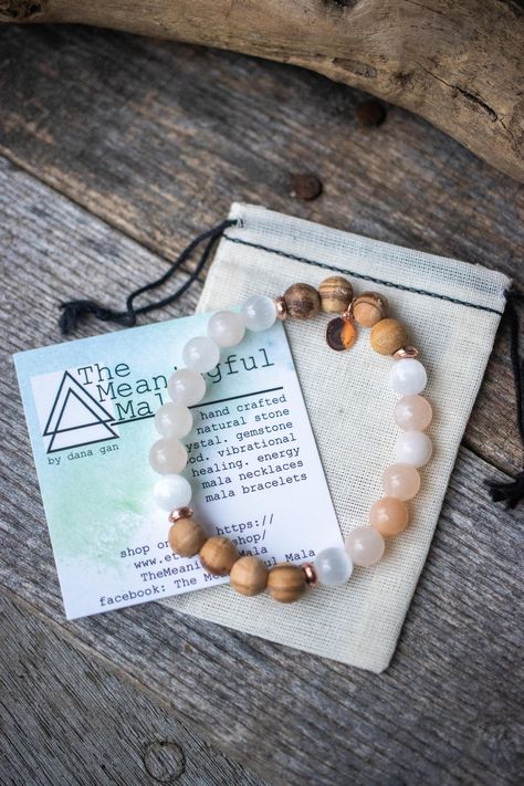 Bracelet Packaging Ideas Diy, Diy Bracelet Packaging, Mala Bracelet Diy, Bracelet Package, Clear Your Energy, Cleanse Your Energy, Peace Spiritual, Sandalwood Bracelet, Beads Tutorial