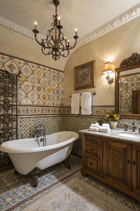 Embrace the elegance of traditional design with ornate details and a classic clawfoot tub that never goes out of style. #TraditionalBathroom #ClawfootTub Clawfoot Tub Bathroom, Bathroom With Tub, Bathroom Design Styles, Bath Inspiration, Clawfoot Tub, Vintage Bathroom, Traditional Bathroom, Dream Bathroom, Design Styles