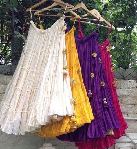 Beautiful Lehengas, Choli Dress, Simple Lehenga, Navratri Dress, Navratri Chaniya Choli, Lehenga Designs Simple, Lehnga Dress, Ideas Clothes, Traditional Indian Dress