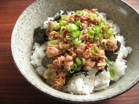 Canned Tuna Rice Bowl – Hiroko's Recipes Rice And Canned Tuna, Korean Tuna Rice Bowl, Canned Tuna Rice Bowl, Tuna And Rice Bowl, Canned Tuna Rice, Tuna Rice Bowl Recipe, Tuna And Rice Recipes, Tinned Tuna Recipes, Tuna Rice Bowl