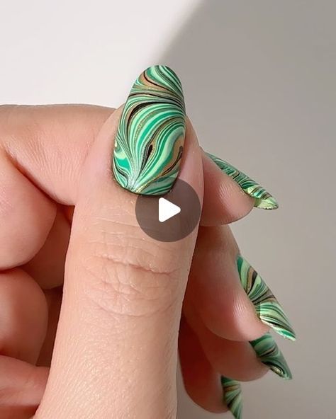 Carolina | Nail polish & Nailart on Instagram: "Some of my most popular watermarbles so far.(swipe to see all of them)☺️ Which one is your personal favorite? . #nailarttutorial #nailartist #linalackierttutorials #watermarblenailart" Marble Nails Design, Marble Nails Tutorial, Beginner Nail Designs, Water Marble Nail Art, Quick Nail Art, Nail Art Designs Images, Water Nails, Marble Nail Designs, Nail Techniques