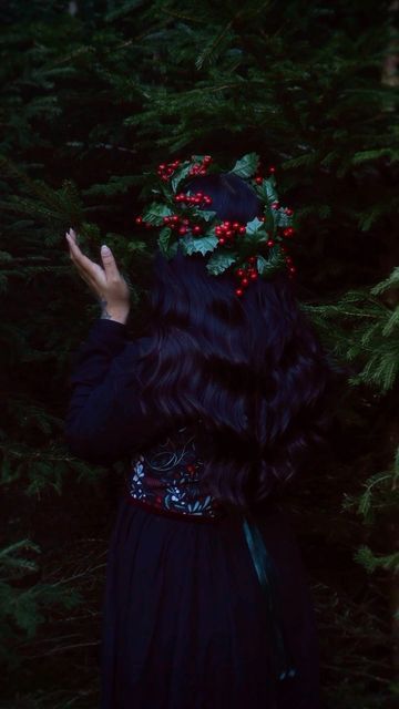 Christina on Instagram: "Winter vibes ❄️ 
 
Corset bodice by @costureroreal ❤️ 
“Classic Dress” by @sondeflor 🖤 
~ You can buy your favorite garment via the affiliate link in bio to support me and #sondeflor ✨ ~ 
.
.
.
.
.
#yule #yuletideseason #cottagecoredream #cottagecoregirl #cottagecoreaesthetic #cottagecorevibes #dreamyportals #myeverydaymagic #mysecretmagicaltale #myseasonalstory #seasonpoetry #enchantedliving #ofwhimsicamoments #quietinthewild #littlewanderersdiary #wanderingtales #fairytale #wintertale #wintervibes #alliseeispretty #astrayandfound #thecolorfullhearts #mysondeflor #costureroreal" Edgy Christmas Photoshoot, Dark Winter Photoshoot, Spooky Christmas Photoshoot, Goth Christmas Photoshoot, Gothic Christmas Outfit, Yule Photoshoot, Yule Outfit, Solstice Outfit, Christmas Goth