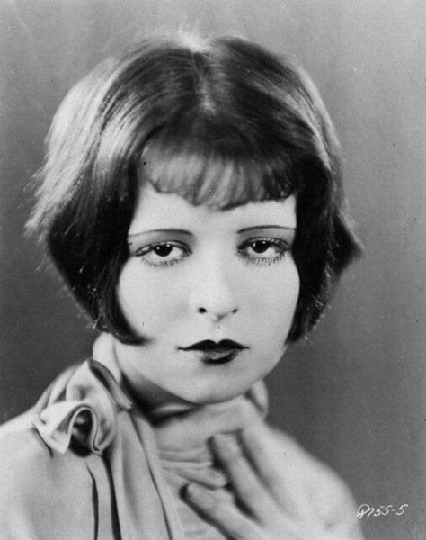 1920s Makeup, Flapper Girls, Clara Bow, Pre Raphaelite, Arte Inspo, Silent Film, Vintage Portraits, 1920s Fashion, Art Travel