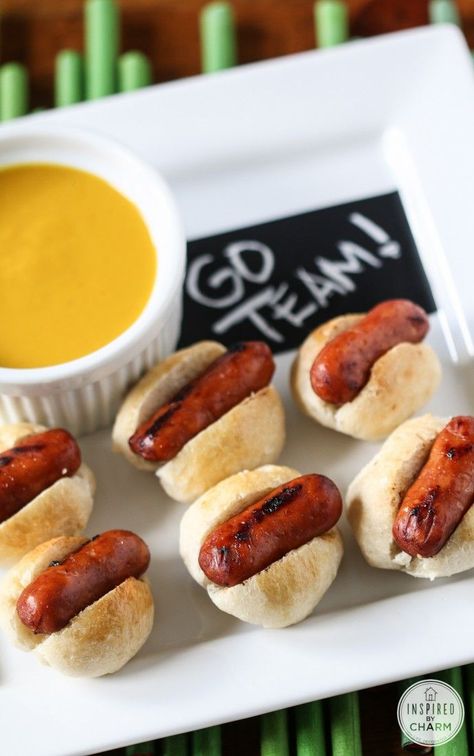 Mini Finger Foods, Event Appetizers, Mini Hotdogs, Hot Dog Party, Roadhouse Rolls, Football Appetizers, Mini Hot Dogs, Mustard Dipping Sauce, Game Day Appetizers