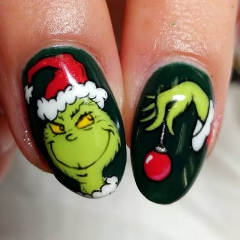 Black Grinch Nails, Simple Grinch Nails Easy, Grinch Themed Nails, Grinch Nails Designs Easy, Easy Grinch Nails, Short Grinch Nails, Grinch Nails Acrylic, Grinch Inspired Nails, The Grinch Nail Art