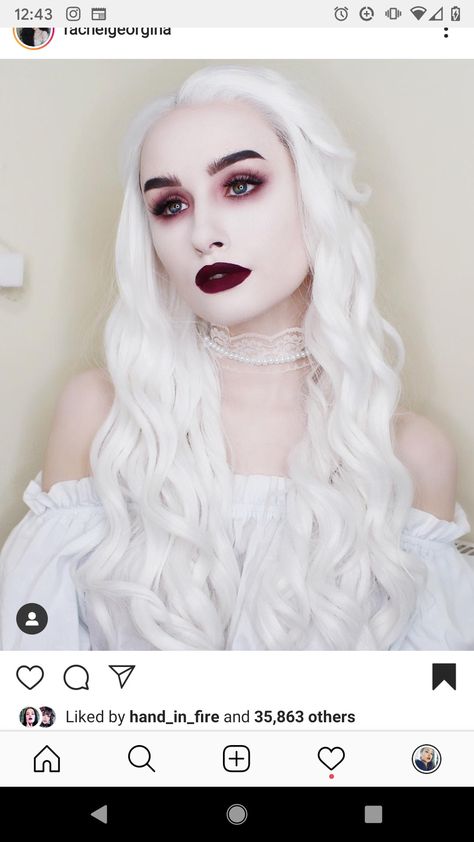 Alice In Wonderland White Queen, Dark Halloween Makeup, Eva Hair, Halloween Make-up Looks, Model Tips, Best Celebrity Halloween Costumes, Celebrity Halloween Costumes, Grey Wig, Queen Makeup