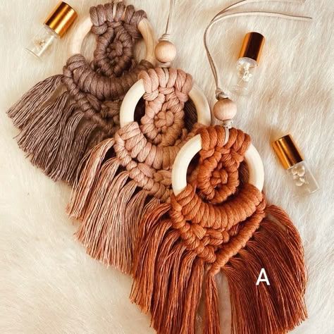 ✨ Elevate Your Style On-the-Go! 🌿 Swipe through to discover our versatile macrame charms, perfect as car diffusers or bag accessories! 🚗👜💫 Available in 7 unique patterns and a variety of colors, these handmade beauties add a touch of boho chic wherever you go. Which pattern is your favorite? Let us know in the comments! 👇 🧵 Crafted with love 🌈 Customizable colors 🌟 Perfect for cars and bags 🌸 Doubles as an oil diffuser 🔖 DIY kits available for parties and wholesale orders Don’t miss out on... Macrame Diffuser, Diffuser Diy, Macrame Headband, Home Diffuser, Mountain Flowers, Macrame Colar, Simple Macrame, Makramee Diy, Small Macrame