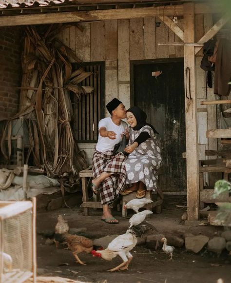 #prewedding #inspirasi Inspirasi Foto Prewedding, Inspirasi Prewedding, Pose Prewedding, Prewedding Ideas, Foto Prewedding, Funny Wedding Pictures, Foto Wedding, Funny Wedding, Review Produk