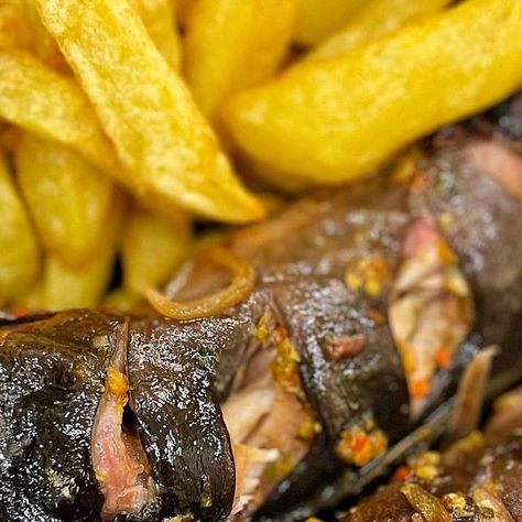 Maryam Saidu (AREWA FOODIE)👸 on Instagram: "GRILLED CATFISH My dears this one banged, flavours bursting every where 🤤 You should try it out." Bbq Catfish, Smoked Catfish Fillets, Grill Catfish Fillets, Catfish Atchafalaya, Grilled Catfish, Catfish Meme Funny, Catfish, Try It, Bangs