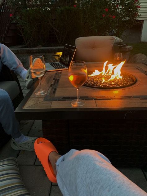 Clothes And Shoes, Backyard Fire, Foto Poses, Fire Pit Backyard, Shoes And Boots, Foto Ideas Instagram, Dream Lifestyle, Floral Dresses, Night Aesthetic