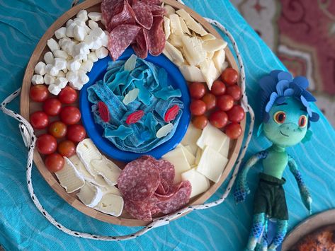 Disney Themed Movie Night, Gummy Fish, Disney Movie Night Dinner, Luca Disney, Movie Night Dinner, Disney Inspired Food, Cookie Birthday Party, Lucas Movie, Disney Dinner