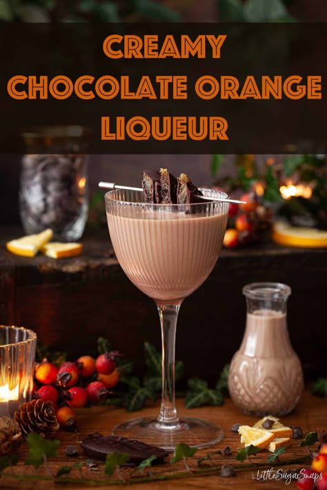 Orange & chocolate cream liqueur is a lovely winter treat. It is easy to make, indulgent, rich and creamy. This homemade chocolate orange liqueur is a lovely treat to serve at festive gatherings and it makes a thoughtful gift. Chocolate Orange Drink, Orange Creamsicle Cocktail, Creamsicle Cocktail, Bonfire Toffee, Mince Pies Christmas, White Chocolate Liqueur, Frozen Cocktail, Most Delicious Food, Frozen Drink