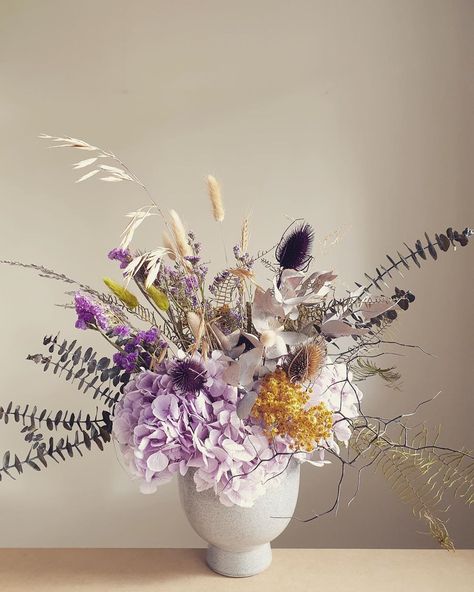 Purple Dried Flowers, Dried Purple Bouquet, Purple Dried Flower Arrangements, Dried Lavender Bouquet In Vase, Purple Dry Flower Bouquet, Dried Flowers Purple, Mauve Dried Flowers, Mimosa Flower, Wedding Flower Guide