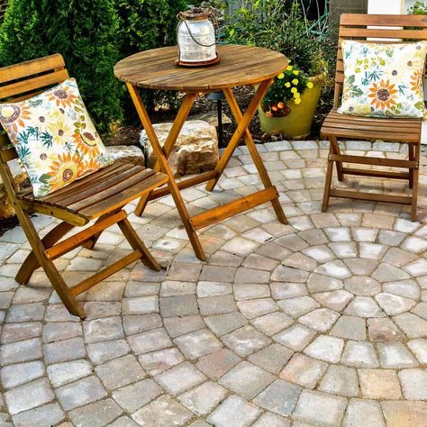 Pavers Patio Ideas, Round Pavers, Backyard Pavers, Paver Patio Ideas, Pavers Patio, Stone Patio Designs, Circular Patio, Pavers Backyard, Paver Designs