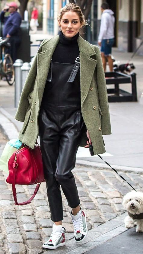 Black Leather Jumpsuit, Olivia Palermo Outfit, Leather Overalls, Street Style 2015, Olivia Palermo Lookbook, Olivia Palermo Style, Leather Jumpsuit, Weekend Dresses, Moda Jeans