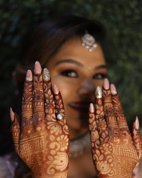 Nail Arts For Brides, Trendy Nail Extensions Designs, Indian Bridal Nails Designs Red, Nail Extensions With Mehndi, Trendy Nail Art For Wedding, Nails Extension Designs For Bride, Nails Art For Bride, Ring Ceremony Nail Art, Nails Design For Engagement Bride