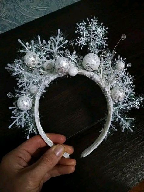 Christmas Tiara, Christmas Headband Diy, Neon Unicorn, Ugly Christmas Sweater Ideas, Christmas Sweater Ideas, Christmas Headpiece, Halloween Hair Accessories, Christmas Headbands, Xmas Costumes