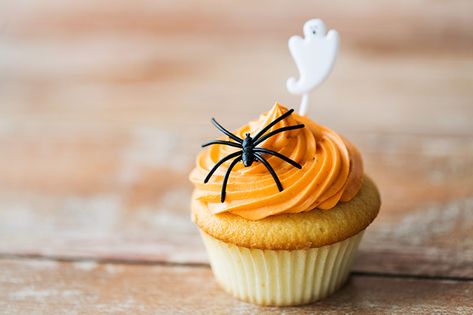 Recetas de cupcakes para Halloween Halloween Photography, Raspberry Syrup, Cake Decorating Ideas, Marble Cake, Buttercream Icing, Edible Glitter, Cake Lover, Halloween Cupcakes, Pinterest Recipes