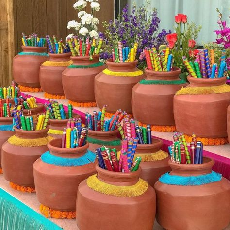 Kutchi Theme Decoration, Gujrati Theme Decoration, Indian Festive Decor, Holi Event Decor, Village Theme Decoration Indian, Rajasthani Theme Decoration, Dandiya Decoration Ideas, Garba Decoration Ideas, Paper Decor Ideas