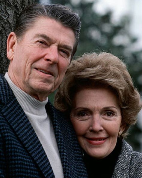 Writing Couples, Ronald Regan, Wedding Singer, Nancy Reagan, Famous Families, Young Johnny Depp, The Wedding Singer, United States Presidents, Historical People