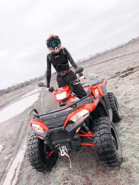 Four Wheeling Outfit, Quad Bike Aesthetic, Atv Girl, Country Girl Aesthetic, Road Trip Fashion, Desert Pictures, Teddy Bear Drawing, Cute Country Couples, Four Wheeling