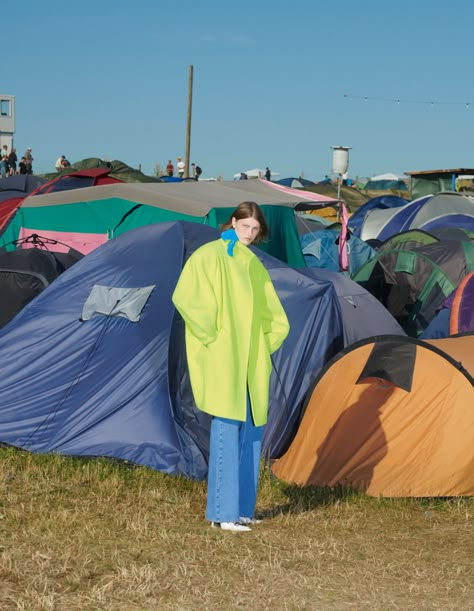 A festival fashion shoot by Johnny Dufort and Lotta Volkova - i-D Johnny Dufort, Magazine Fashion Editorial, Lotta Volkova, I D Magazine, Festival Photography, Creative Photography Techniques, Magazine Fashion, Photography For Beginners, Photography Techniques