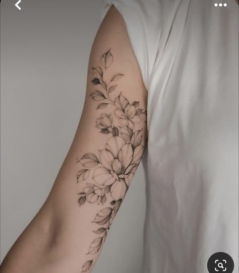 Delicate Peony Tattoo, Floral Arm Tattoo, Peony Tattoo, Flower Wrist Tattoos, Beautiful Flower Tattoos, Tattoos For Women Half Sleeve, Flower Tattoo Shoulder, Upper Arm Tattoos, Bicep Tattoo