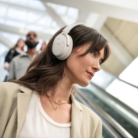 Bose battles distracting noise with QC 45 wireless ANC headphones Bose Quietcomfort 45, Bose Headphones, New Headphones, Bose Quietcomfort, Wireless Noise Cancelling Headphones, White Headphones, Voice Assistant, Noise Cancelling Headphones, Bluetooth Headphones Wireless