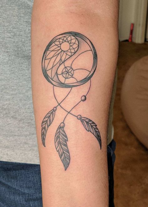 My tattoo🥰🥰 Yin Yang Tattoo, Yang Tattoo, Yin Yang Tattoos, Dream Catcher Tattoo, Yin And Yang, Ying Yang, My Tattoo, Dreamcatcher Tattoo, Tattoo Idea