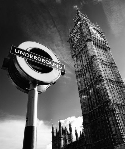 black and white photography Photography Essentials, Black And White Beach, Black And White City, Big Ben London, Black And White Photograph, U Bahn, Photography Guide, Desenho Tattoo, Take Better Photos