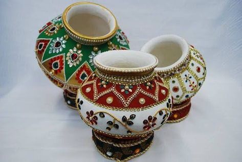 Kalash Decoration, Coconut Decoration, Handmade Decorative Items, Thali Decoration Ideas, Janmashtami Decoration, Painted Pots Diy, Diy Diwali Decorations, Diwali Craft, Wedding Design Decoration