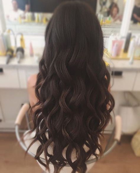 Long Dark Brown Wedding Hair, Curled Hairstyles Dark Hair, Curled Hairstyles Down Simple, Lose Curls Wedding, Long Dark Brown Hair Curly Loose Curls, Iron Curls Hairstyles Long Hair, Long Dark Curled Hair, Curled Brown Hair Long, Hairstyles Prom Black Hair