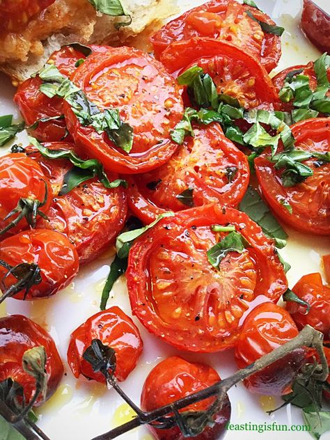 FF Fresh Basil Topped Slow Roasted Tomatoes Salmorejo Recipe, Roasted Tomatoes Recipe, Roasting Tomatoes, Plate Recipes, Slow Roasted Tomatoes, Quick Food, Tomatoes Recipe, Wood Oven, Savory Vegan