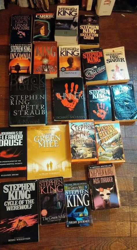 Steven King Books Aesthetic, Steven King Aesthetic, Best Stephen King Books, Horror Book Aesthetic, Steven King Books, Stephen King Books Aesthetic, Horror Books Aesthetic, Stephen King Aesthetic, Stephen Kings