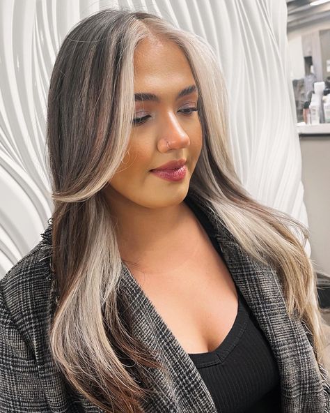 Halo Blonde Hair With Brown, Hair Halo Color, Blonde Halo Hair Color With Brown, Blonde Halo Hair Color, Funky Blonde Hair, Coloured Balayage, Brown Halo Hair, Blonde Halo Hair, Halo Hair Color