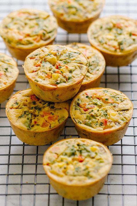 Chickpea Powder Recipes, Chickpea Quiche, Chickpea Muffins, Muffin Vegan, Vegan Frittata, Simple Veganista, Chickpea Flour Recipes, Frittata Muffins, Sweet Potato Breakfast Hash