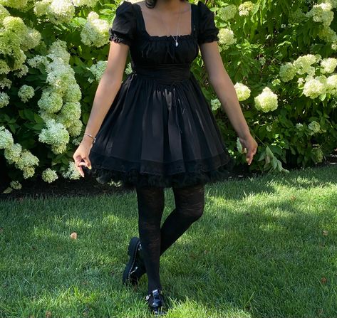 Black Babydoll Dress Outfit, Poc Alt, Babydoll Goth, Babydoll Dress Outfit, Black Babydoll Dress, Milkmaid Dress, Lace Babydoll Dress, Black Baby Dolls, Casual Goth