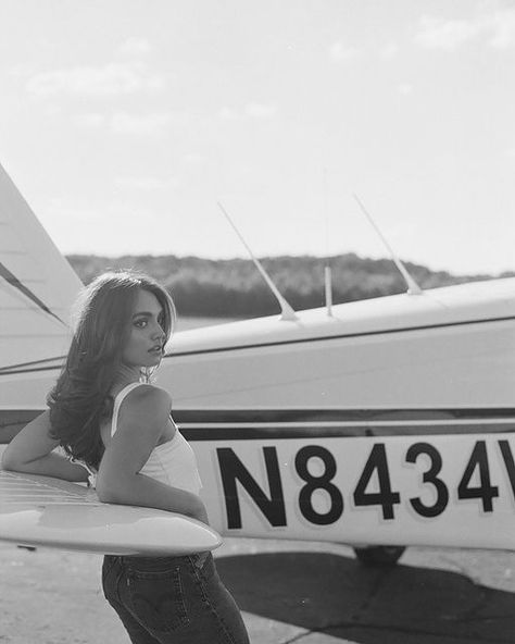 Ariel Marie Johnson on Instagram: "You know I like my planes a little bit older 😉

#piper #pipercherokee #pipercherokee180 #whiskeyflys #femalepilot #aviationphotography #aviation #airplanelovers" Cessna Photoshoot, Senior Photos With Airplane, Airport Senior Pictures, Pilot Senior Pictures, Aviation Graduation Pictures, Airplane Senior Pictures, Aviation Photoshoot, Plane Photoshoot, Pilot Pictures