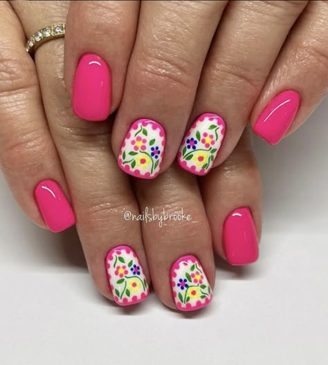 Posca Pen Nail Art, Fiesta Nails Mexican Simple, Spanish Nails Designs, Mexican Inspired Nails Mexico, Mexican Nails Designs, Fiesta Nails, School Nail Ideas, Back To School Nail Ideas, Colorful Summer Nails