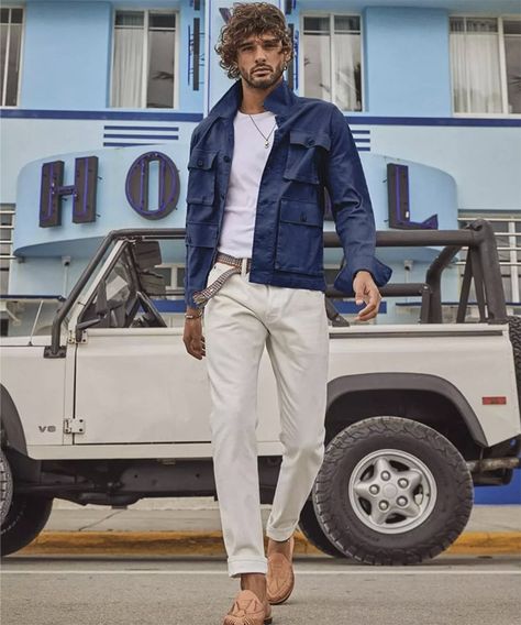 Marlon Teixeira Models Todd Snyder Spring Summer 2022 Looks Spring Outerwear, Men Streetstyle, Marlon Teixeira, China Clothes, Todd Snyder, Fashion Male, Outfits 2022, Mens Pants Fashion, Blue Willow