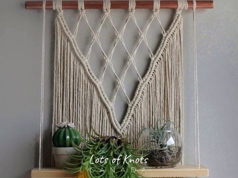 Macrame Shelf Diy, Diy Macrame Tutorial, Pola Macrame, Macrame Wall Hanging Tutorial, Tutorial Macramé, Macrame Shelf, Shelf Diy, Macrame Plant Hanger Patterns, Macrame Knots Pattern