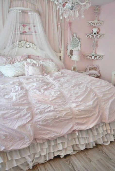 Muebles Shabby Chic, Shabby Chic Decor Bedroom, Shabby Chic Design, Chic Bedroom Decor, Estilo Shabby Chic, Shabby Chic Room, Shabby Chic Living, Shabby Chic Living Room, Shabby Chic Dresser