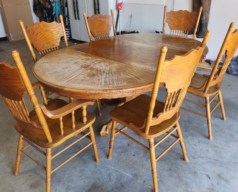 Painted Oak Table, Refurbished Kitchen Tables, Chalk Paint Dining Table, Chalk Paint Kitchen Table, Painting Kitchen Chairs, Oak Dining Room Set, Oak Table And Chairs, Refinished Table, Dining Chair Makeover