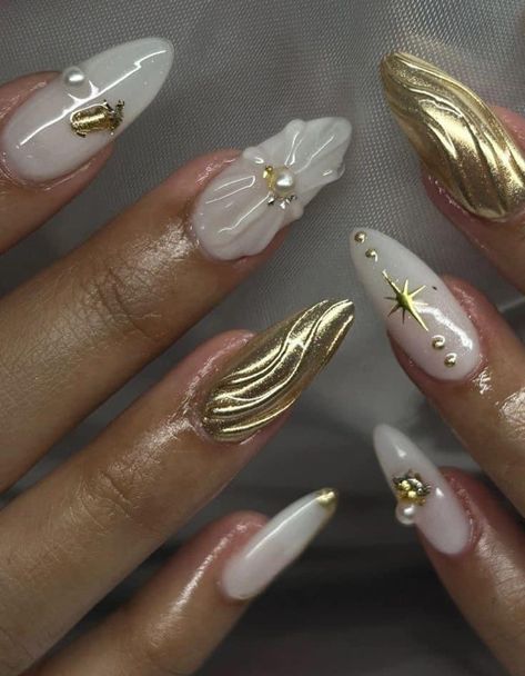 White Almond Nails, White Nails With Gold, Gold Chrome Nails, Gold Acrylic Nails, Golden Nails, Gold Nail, Classy Acrylic Nails, Prom Nails, Classy Nails