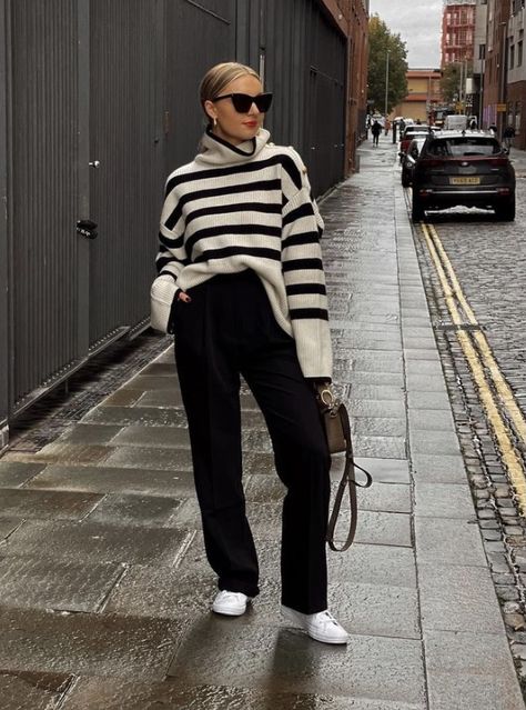 Toteme Striped Sweater, Winter Outfits 2023 Classic, Toteme Striped Sweater Outfit, Oversized Striped Sweater Outfit, Toteme Sweater, Winter Pullover Outfits, Turtleneck Sweater Outfit, Striped Sweater Outfit, Mode Ulzzang