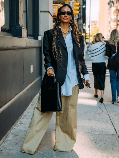 Workwear Outfits 2024 Autumn Workwear, Workwear Outfits, Lifestyle Editorial, Office Closet, Winter Work Wear, Leather Midi Dress, What To Wear Today, Style 2023, Camisa Social