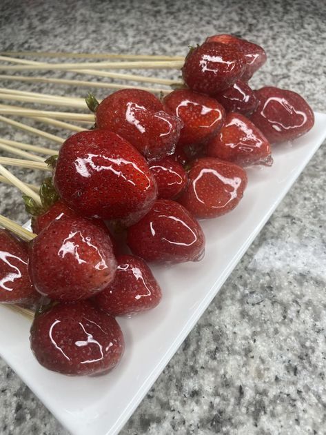 I Tried Candied Strawberries Candied Strawberries Recipe, Candied Strawberries, Chinese Street Food, Instant Pot Pasta Recipe, Dinners To Make, Street Foods, Variety Of Fruits, Sushi Rice, Strawberry Recipes