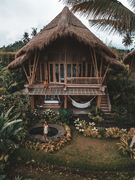 Bamboo Villa in Ubud Bali Indonesia Ubud Bali Villa, Bali House Design Villas, Bali Resort Villa, Mountain Cottage Exterior, Bali Style Villa, Bamboo Design Ideas, Bamboo Cottage, Bamboo House Bali, Bamboo Resort